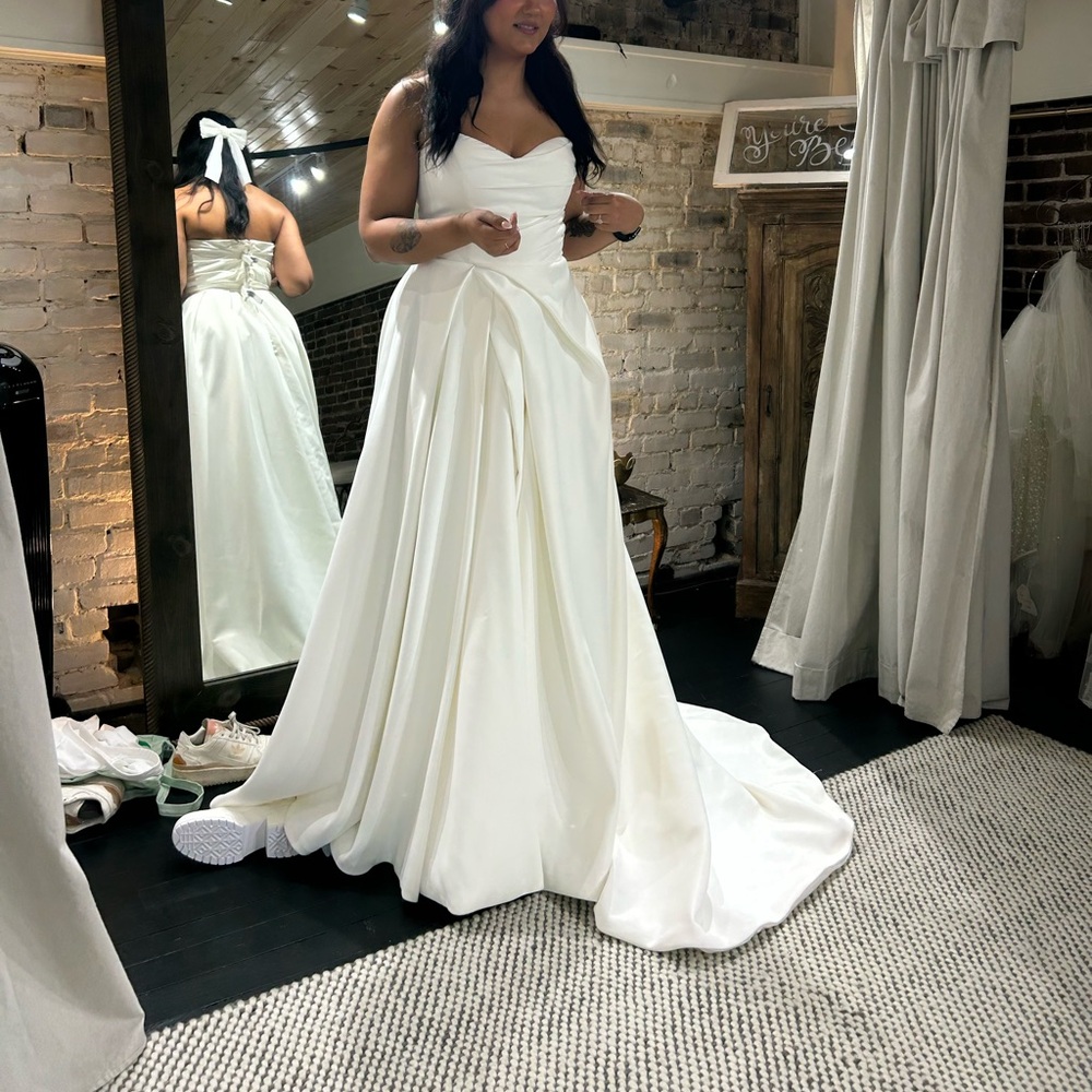 “Larissa" Gown MJ813 as seen on Monica from S8 of Love is Blind